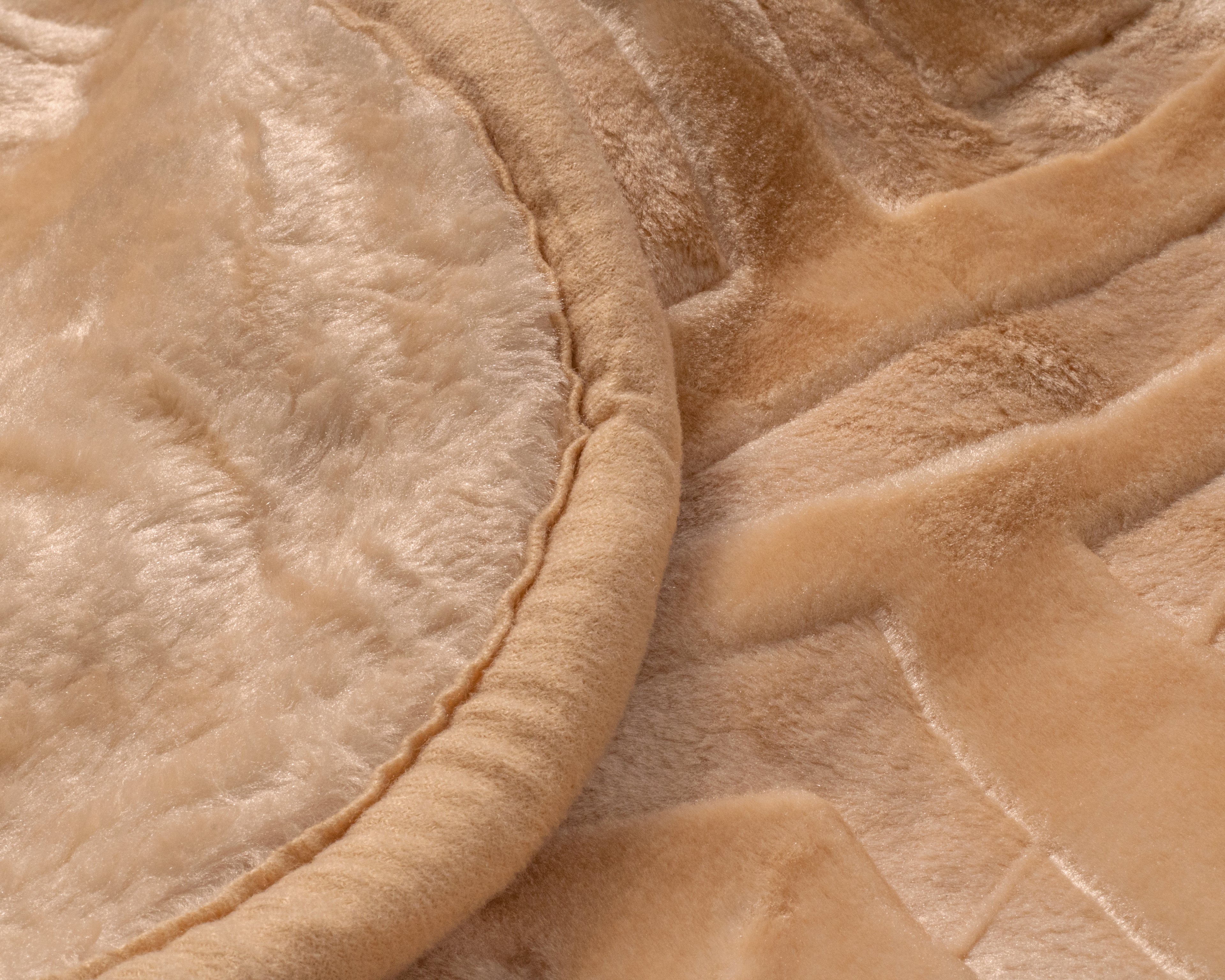 Embossed Zeta Deken Crème 200 x 240