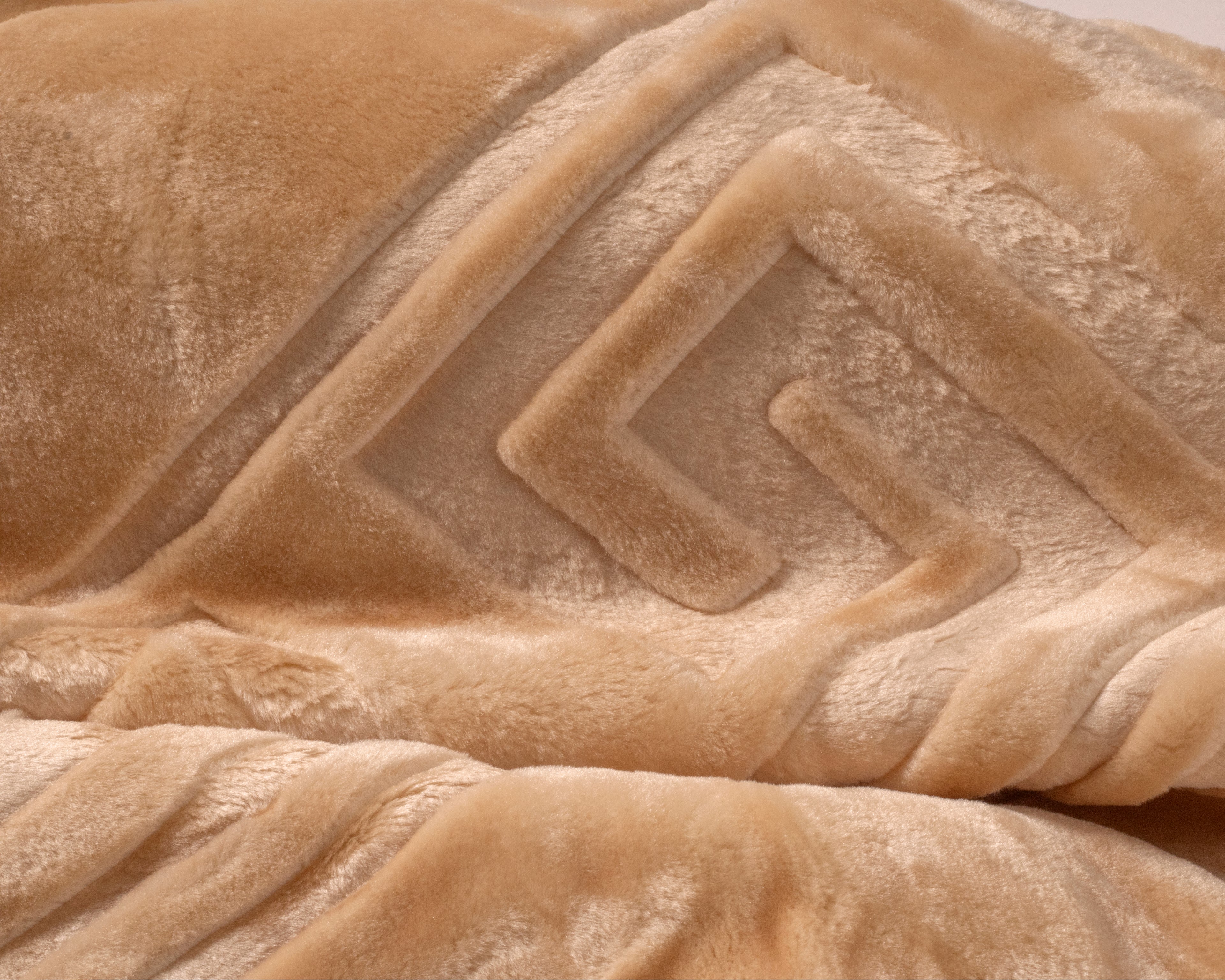 Embossed Zeta Deken Crème 200 x 240