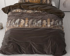 Chocolate Feathers Bruin