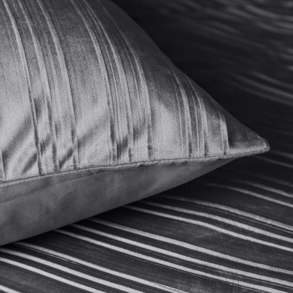 Velvet Lining Zwart