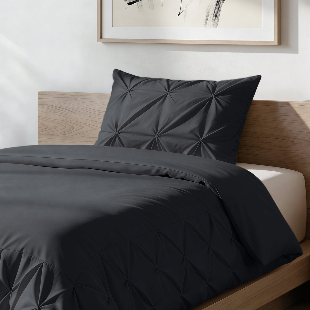 Border Pintuck Zwart